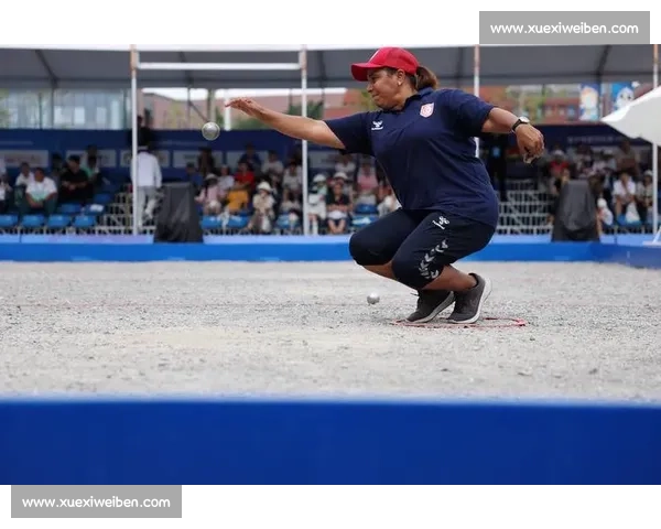 掷球比赛激烈角逐 展现团队默契与个人技巧的完美融合